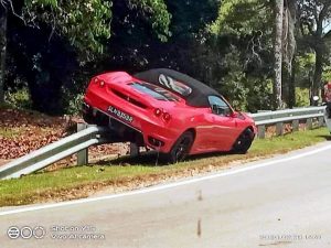 ferarri-crash-railing